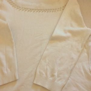 White casual beaded thin sweater